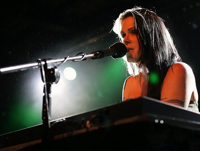 Beth Hart na koncercie w Warszawie w 2011 roku