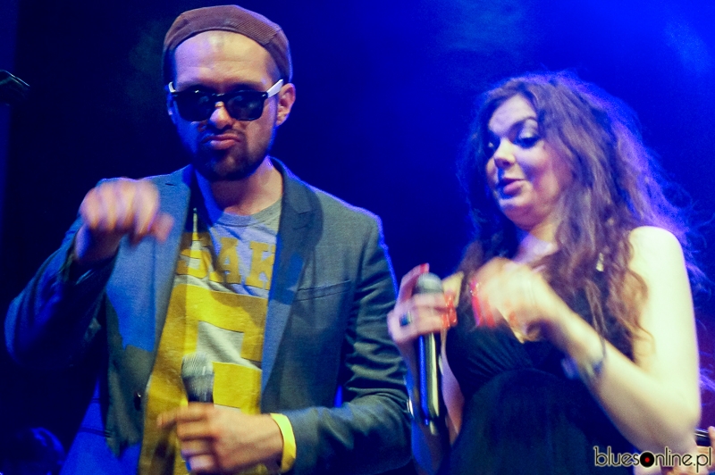 Bartosz Przytuła, wokalista roku i Natalia Kwiatkowska z Cheap Tobacco podczas finału gali Blues Top 2013