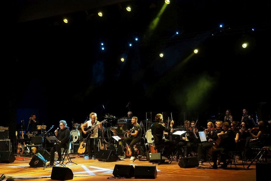 Suwalska Orkiestra Kameralna na X Suwałki Blues Festival towarzyszyła Martynie Jakubowicz