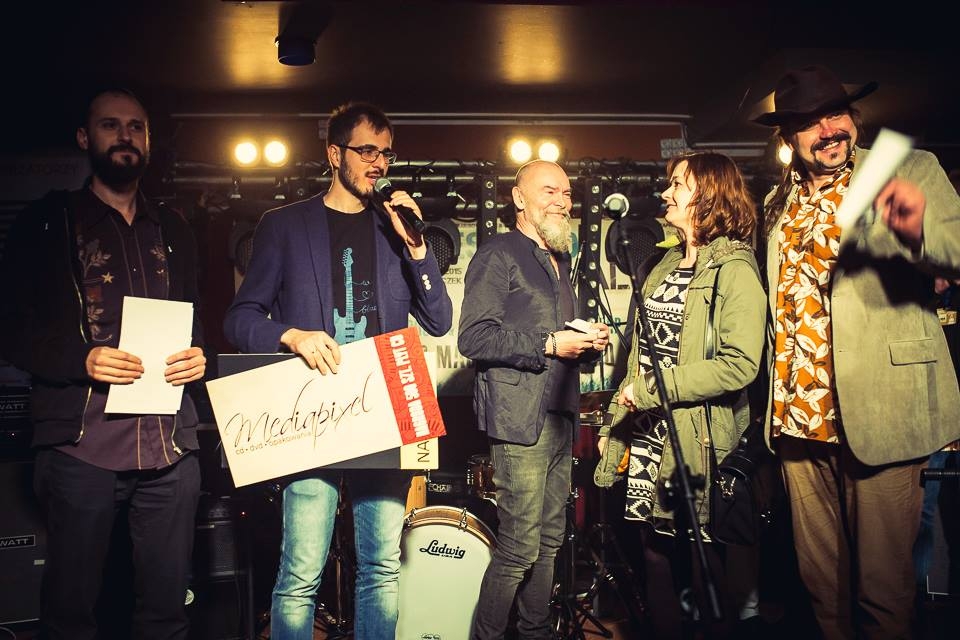 Jacek Smoter uwiecznił ubiegłorocznych lauretów konkursu zespołów festiwalu Bluesroads 2015